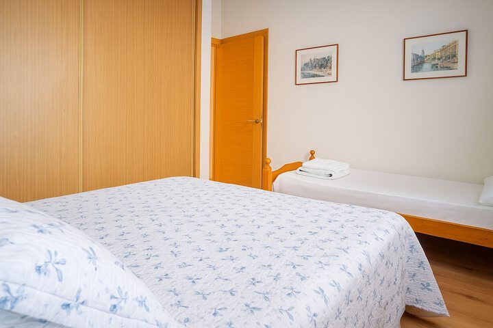 Room 2 of 26