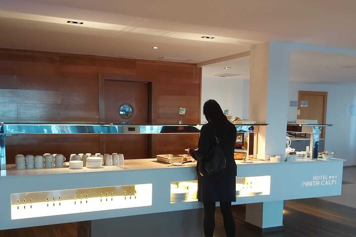 Breakfast/Coffee Service 100 of 131