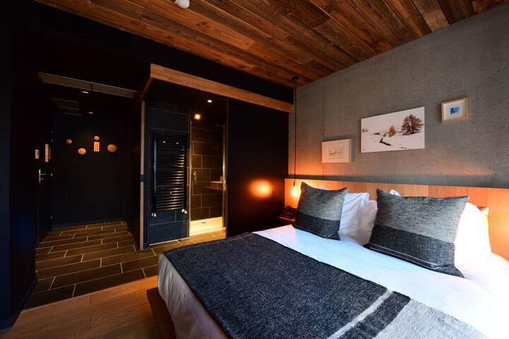 Room 12 of 47