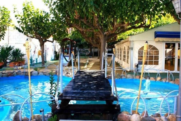 Hotel with Pool