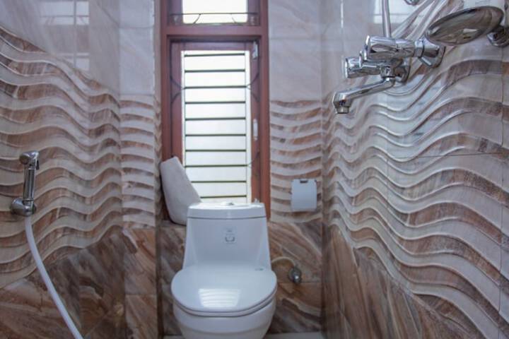 Clean Restrooms
