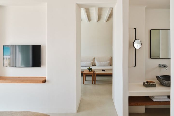 Room 35 of 148