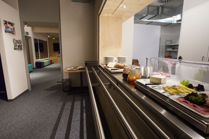 Dining 25 of 40