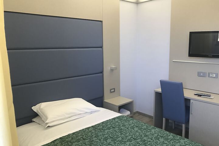 Room 5 of 41