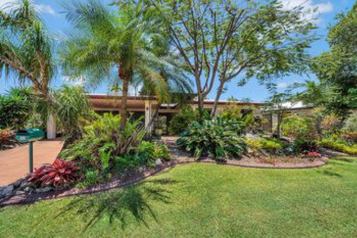 Hotel Exterior 5 of 15