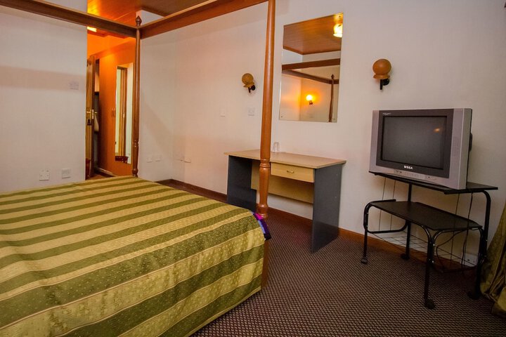 Room 8 of 97