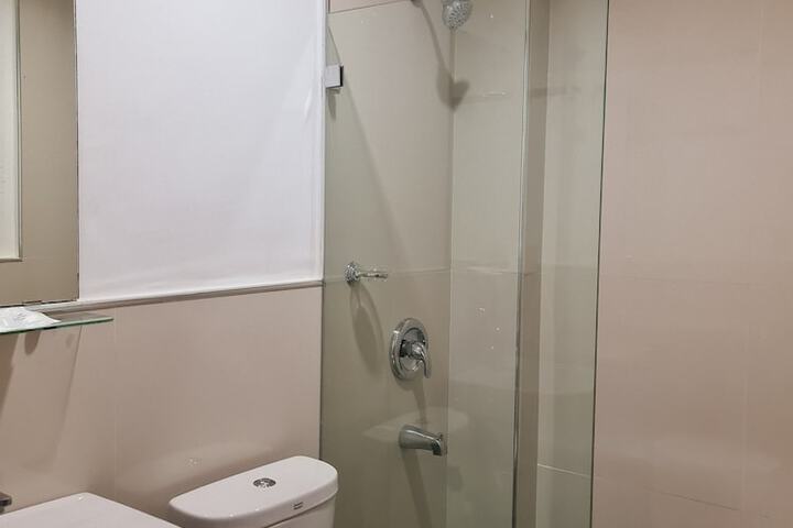 Room 13 of 16