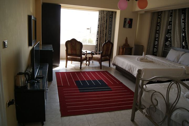 Room 32 of 114