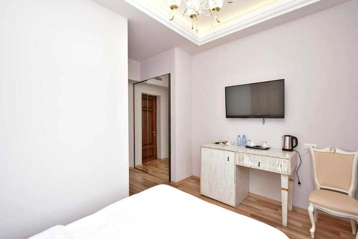 Room 14 of 29
