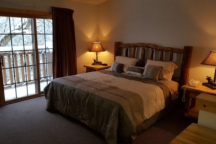 Room 2 of 37