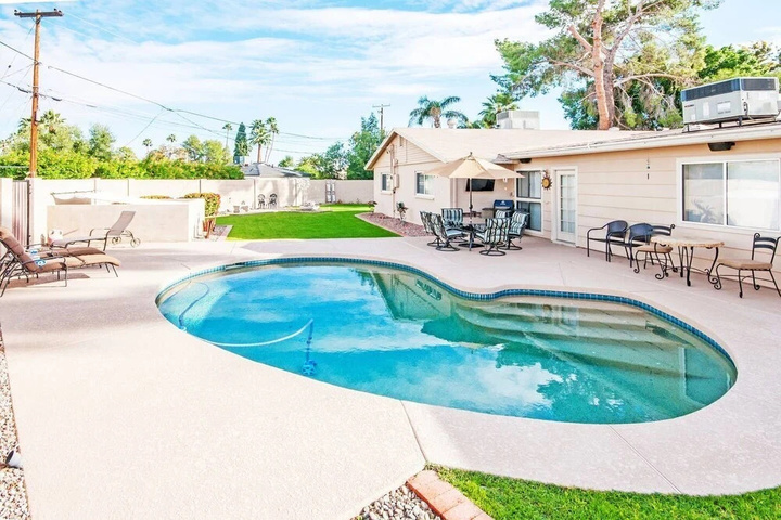 Pool 12 of 20