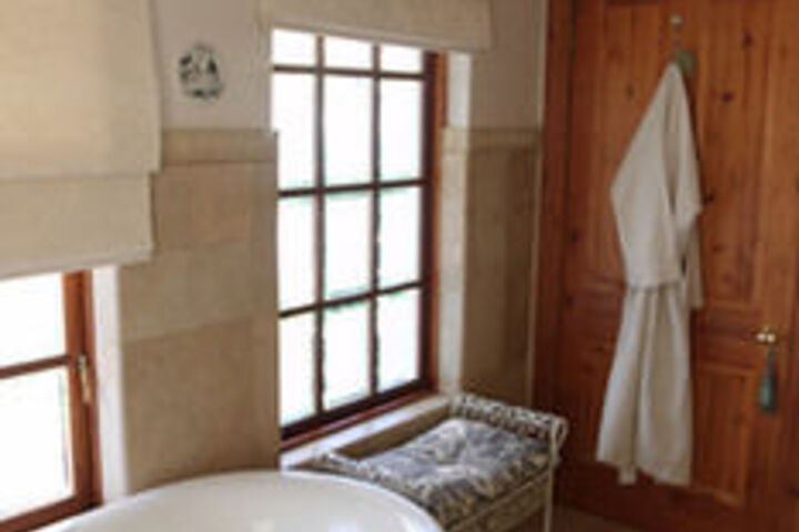 Deep Soaking Bathtub