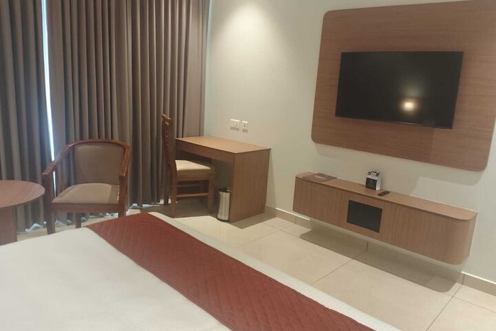 Room 3 of 6