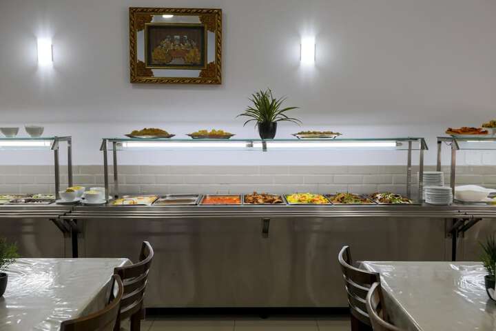 Dining 18 of 29