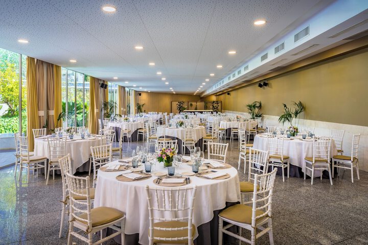 Ballroom/Hall 92 of 105