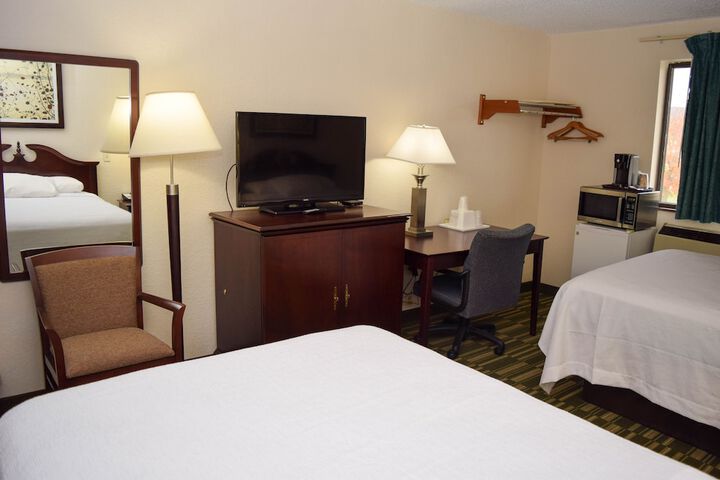 2 Double Beds (5 of 6)