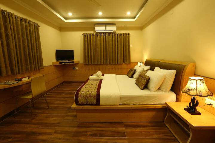 Room 4 of 75