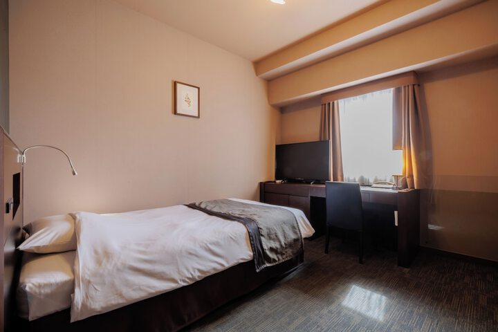 Room 13 of 48