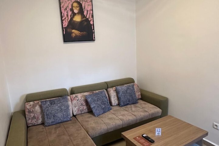 Room 32 of 56