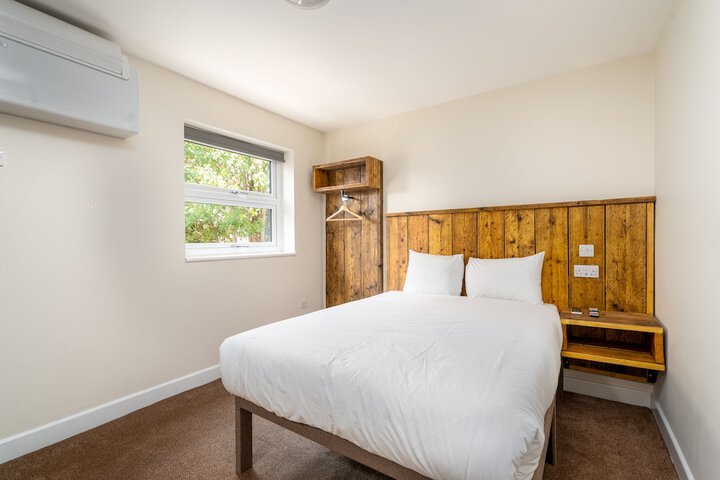 Room 10 of 25