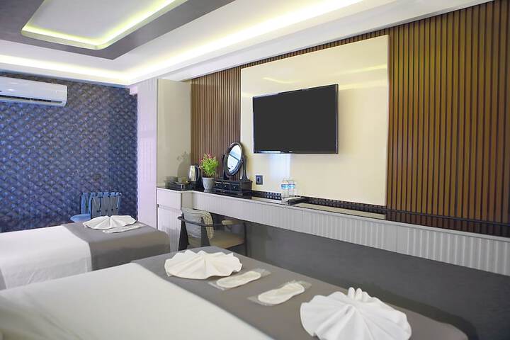 Room 27 of 104