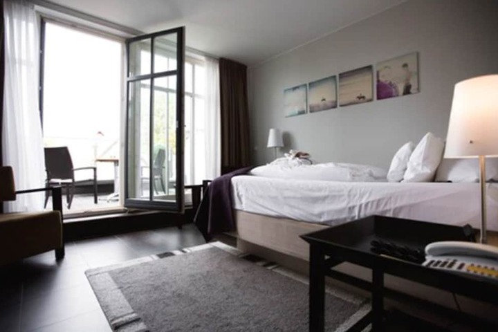 Room 8 of 30