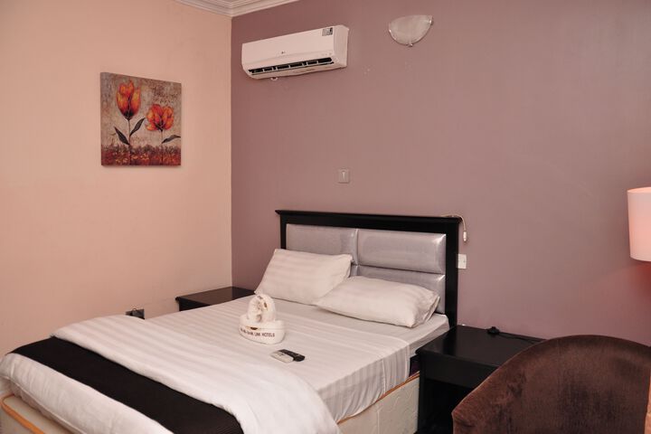 Room 16 of 27