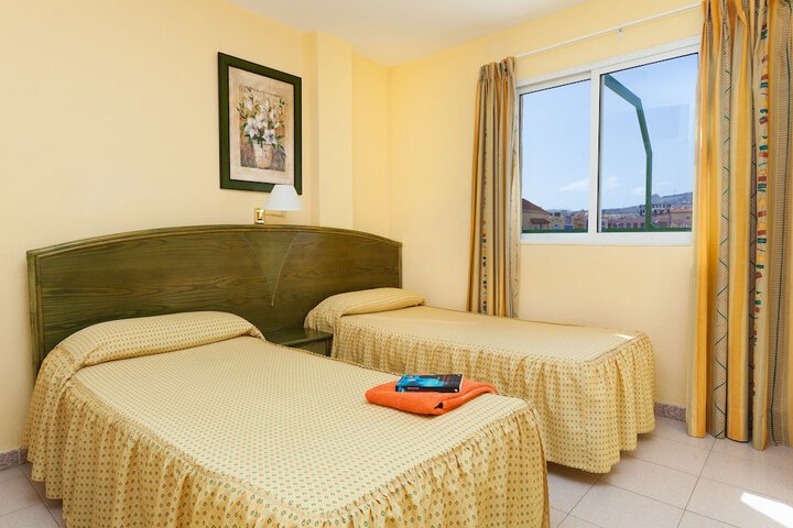 Room 4 of 43