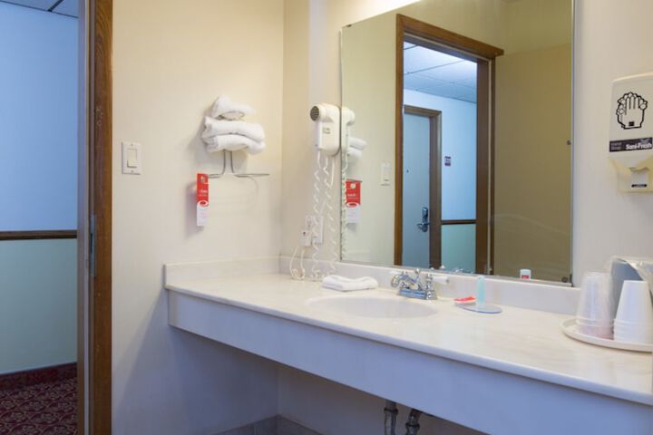 Bathroom sink