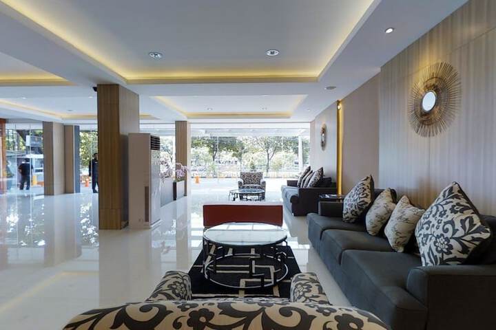 Guest Lobby