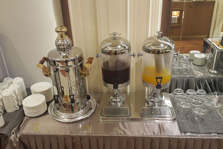 Breakfast/Coffee Service 72 of 95