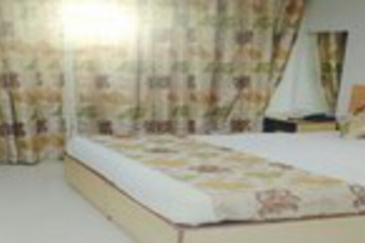 Room 9 of 17