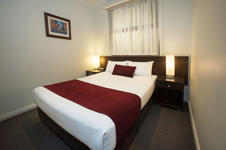 Room 8 of 38