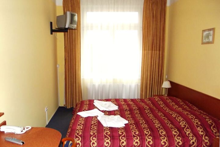 Room 5 of 26