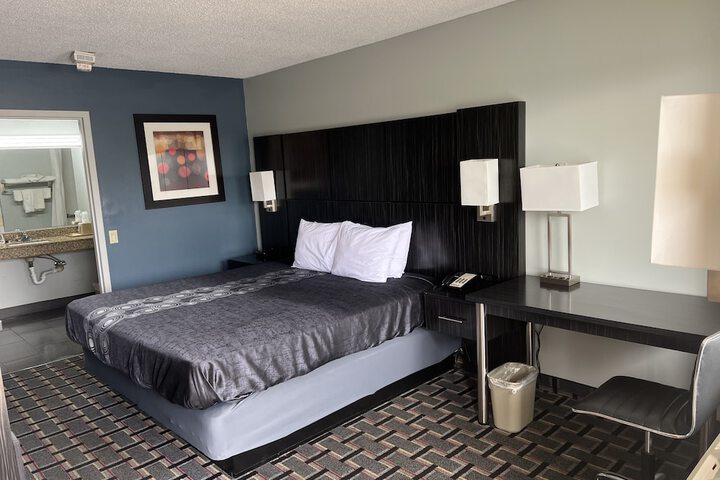 Standard | King Bed (11 of 12)
