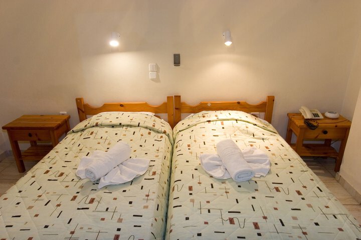 Room 14 of 37