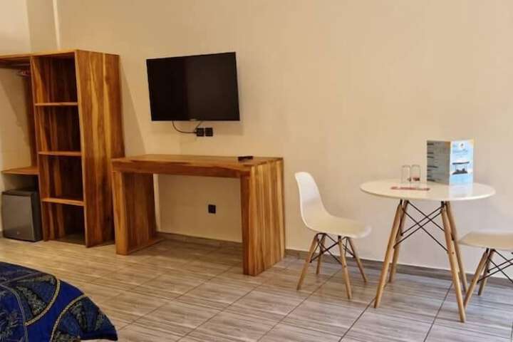 Room 12 of 90