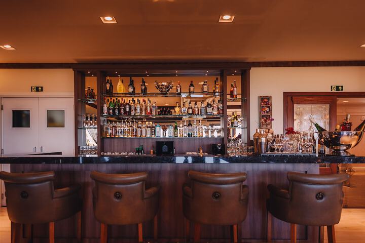 Lounge 183 of 257