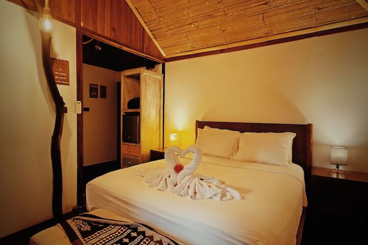 Room 7 of 80