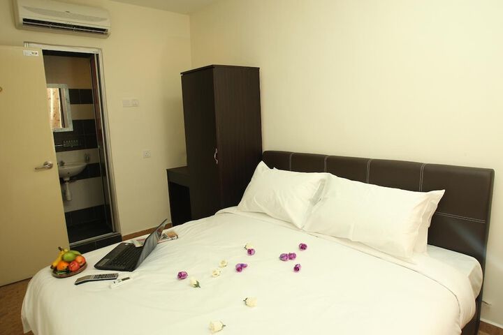 Room 15 of 30