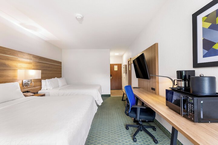 Room 43 of 125