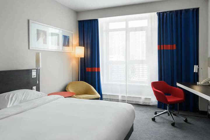 Room 18 of 114
