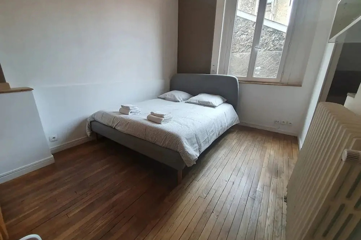 Room 2 of 11