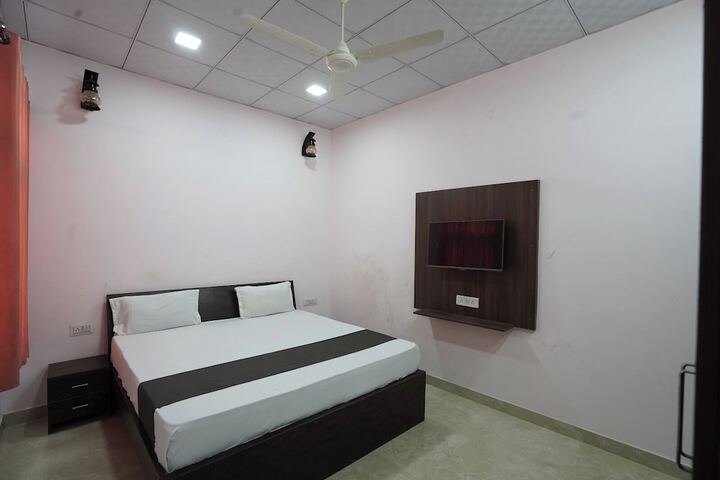 Room 3 of 27