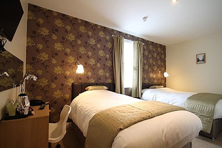 Room 10 of 35