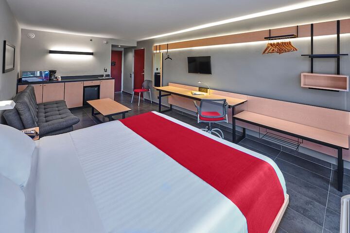 Room 12 of 51