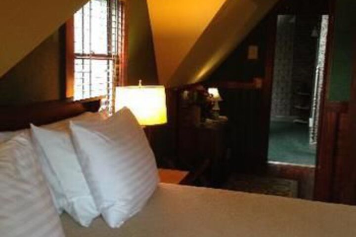 Room 40 of 53