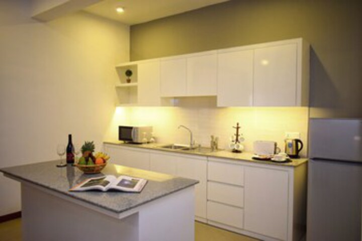 Room 6 of 32