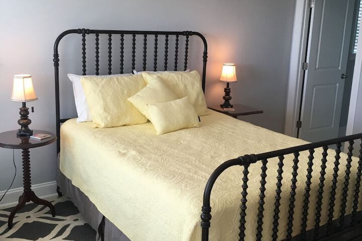 Room 4 of 48