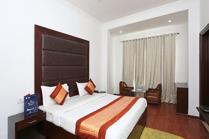 Room 8 of 19